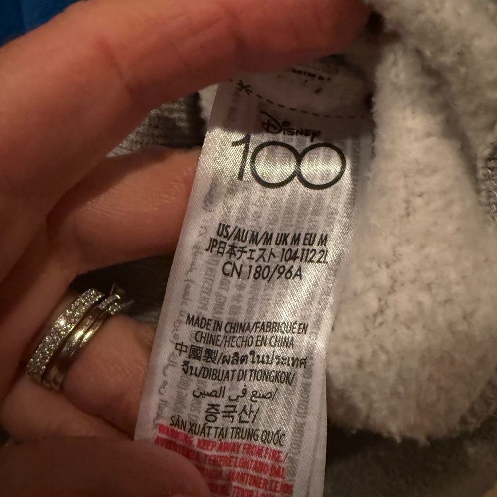 Disney 100 Collection Oswald sweatshirt - Picture 5 of 7